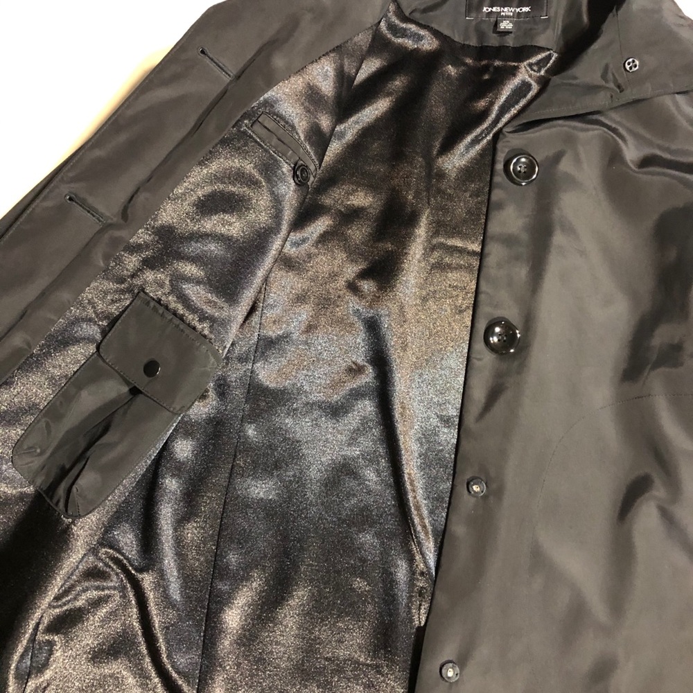 Coat. - Picture 3 of 4